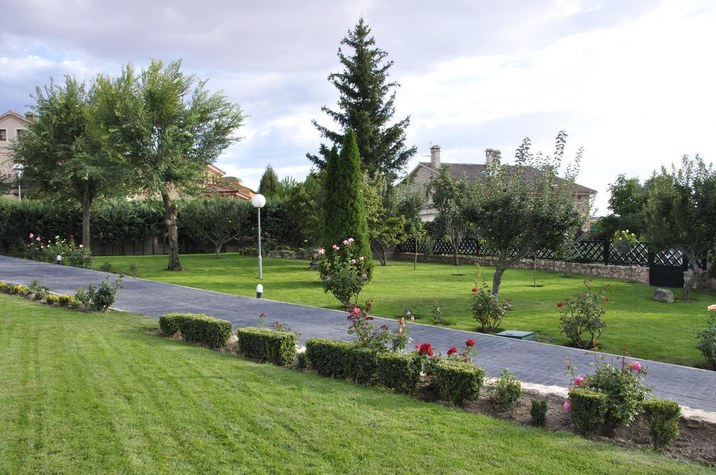 Hospederia Gemma Hotel La Lastrilla Exterior foto